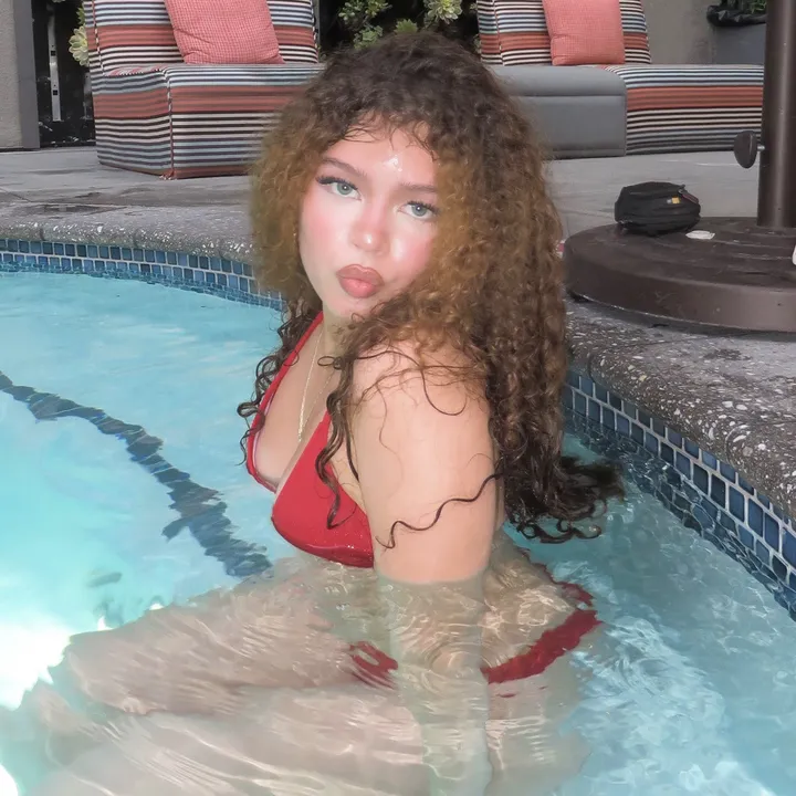 @kellydanaviles