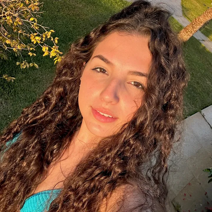 @juliadouradoo