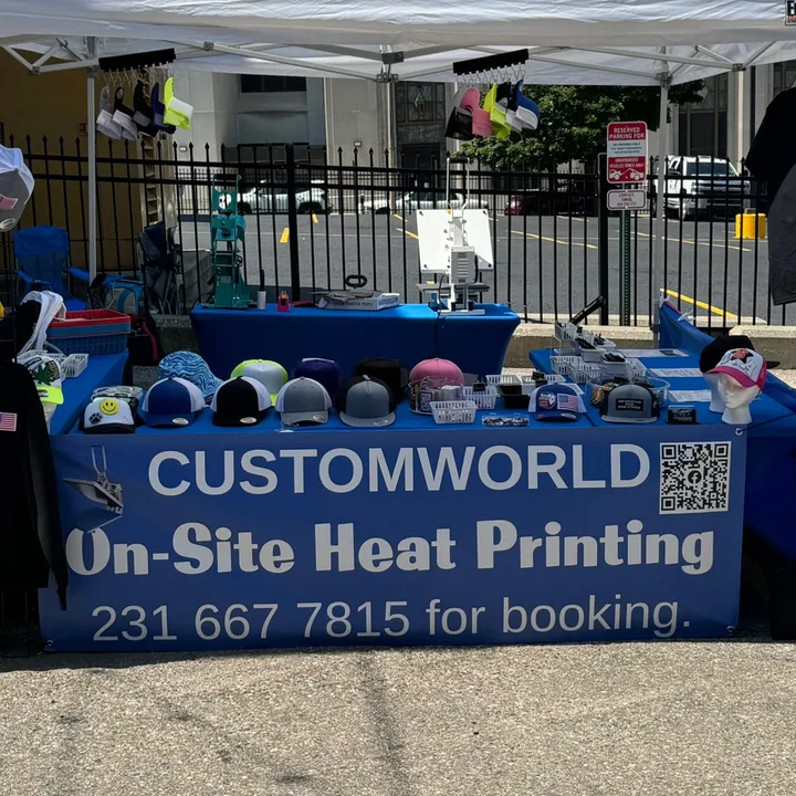@customworldprints
