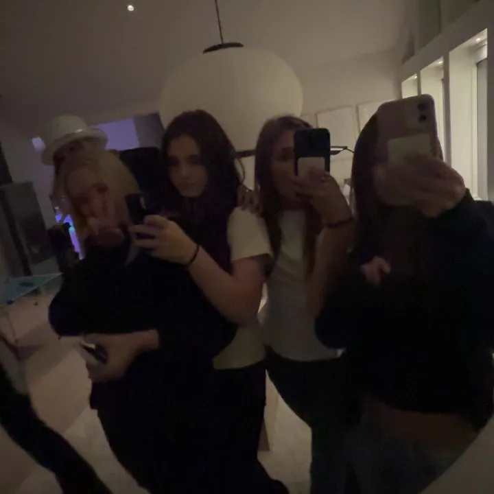 @trojacamitz