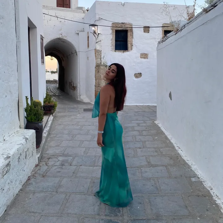 @saratronia