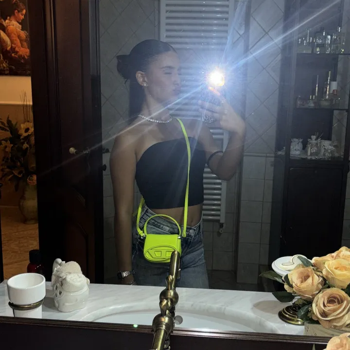 @fefe_insaa
