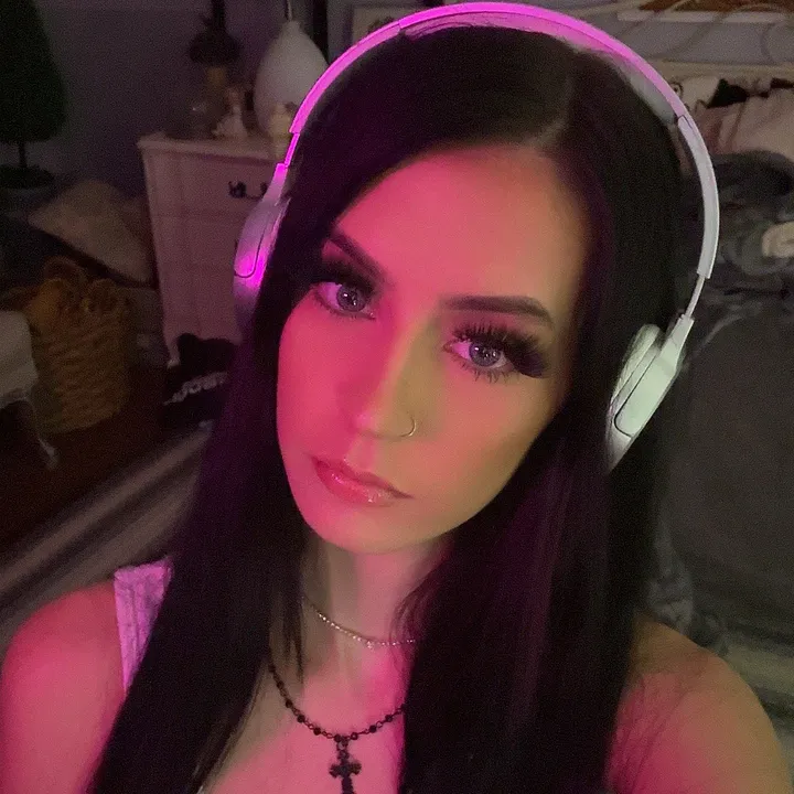 @laniriverr