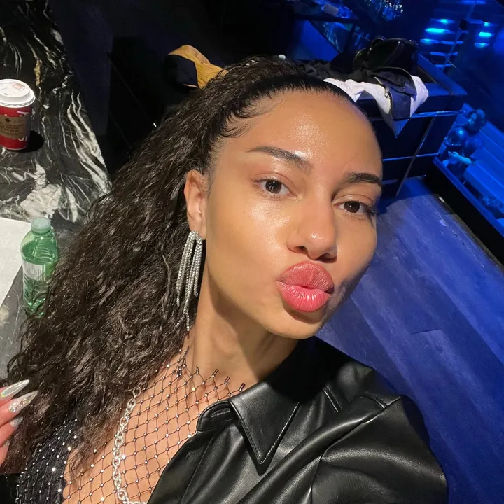 @lola_vivar