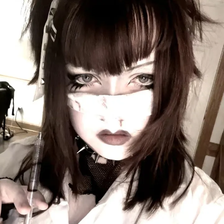 lovelyzen.cos