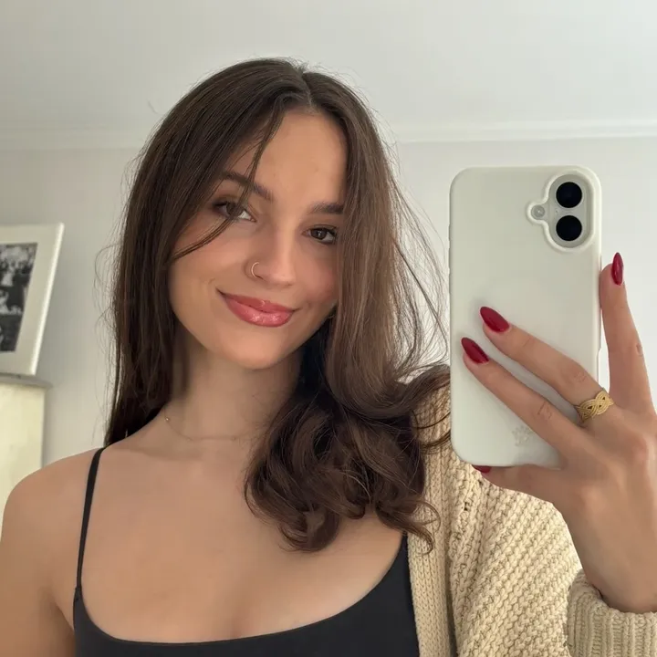 @alexjosophiene