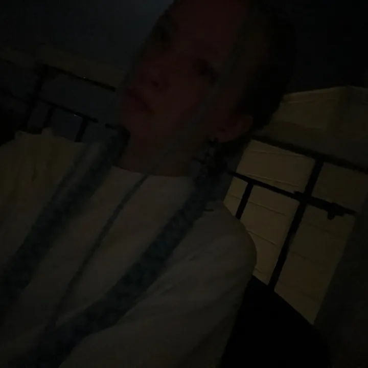 @elisach721