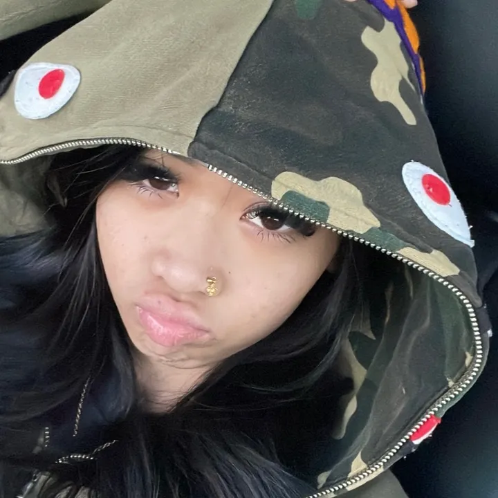 whoiskinaa