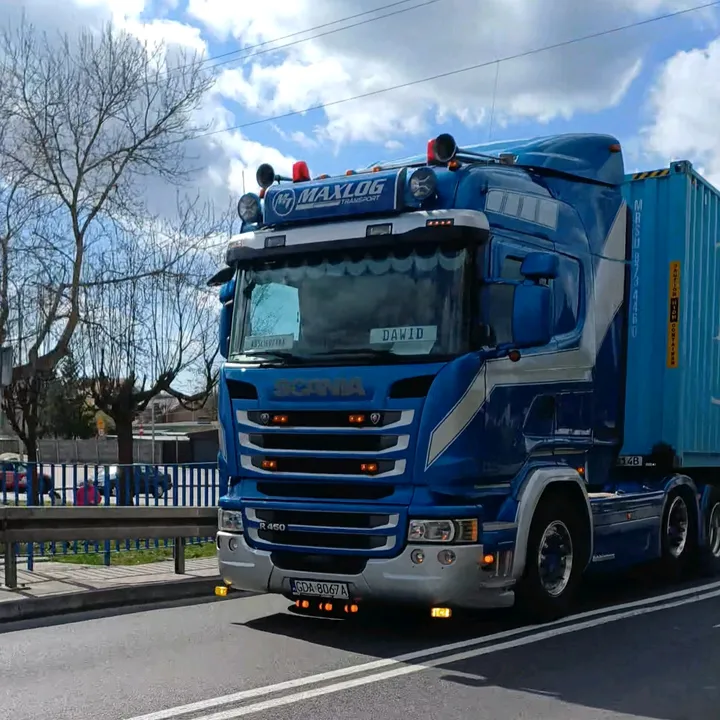 truck_by_tosiek