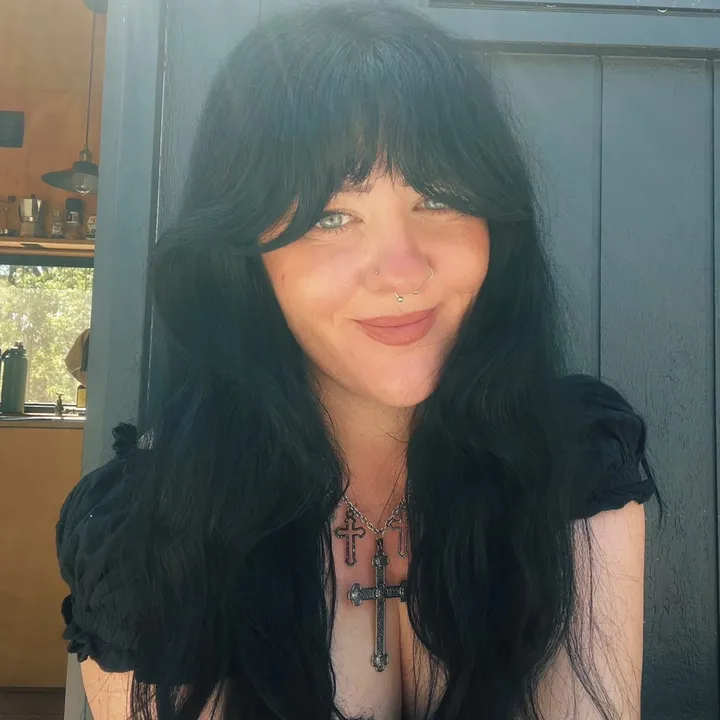 @bronteholly