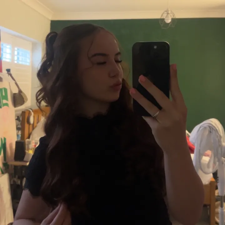 @isabelleburton18