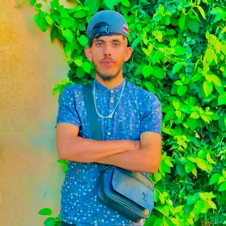 noni_nigro
