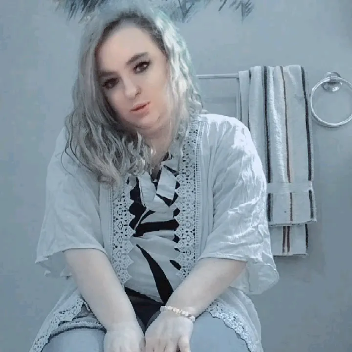 @lucythiel2021