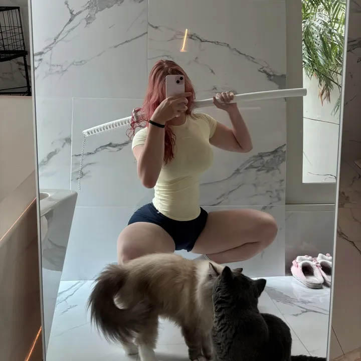 @chxrryxfit