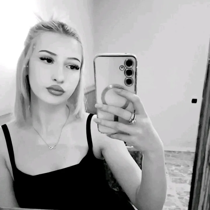 @whosdaniela999