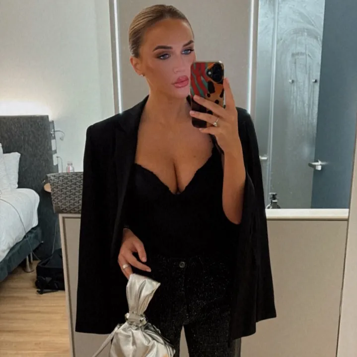 @lauraskinstudio_