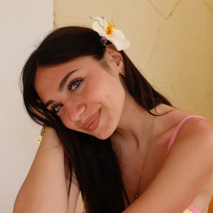 @carlafamulariii