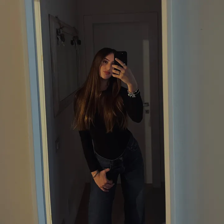 @_racheromano_