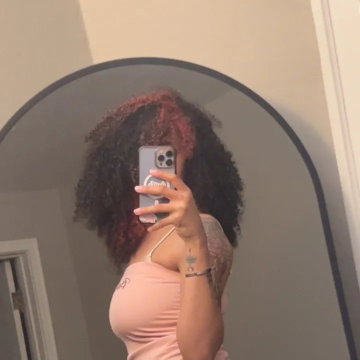@bareface_baddie