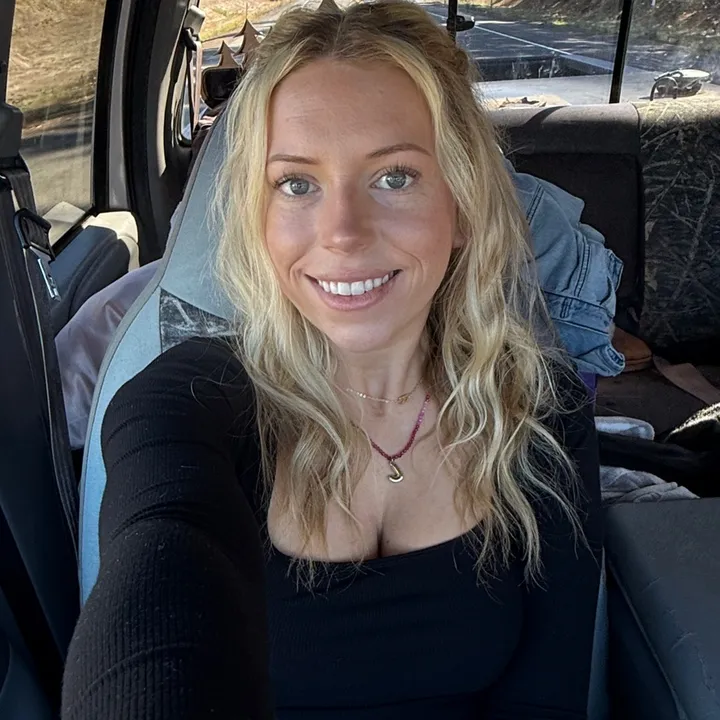 @jenessablasdell