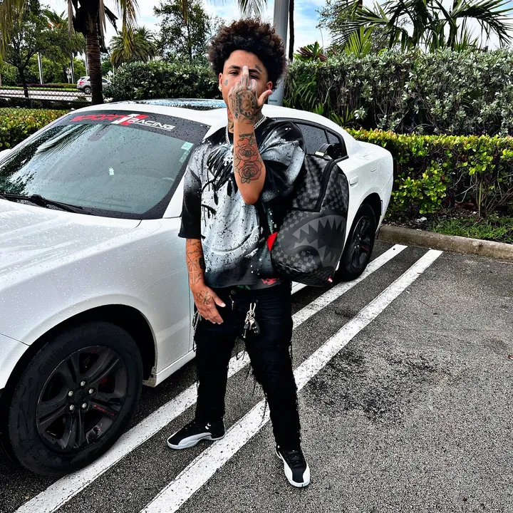 @moneybagg_terrell
