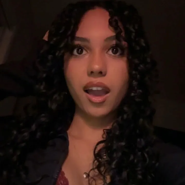 @qtzmbii