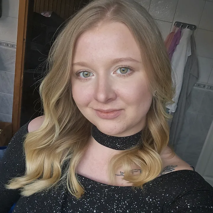 @juliaham003