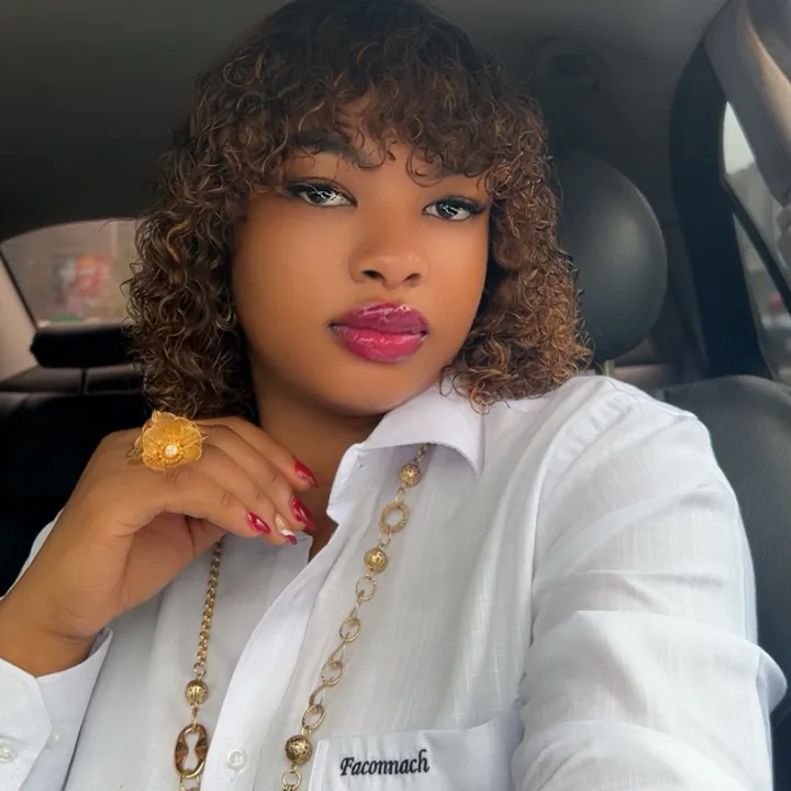 naomie243b