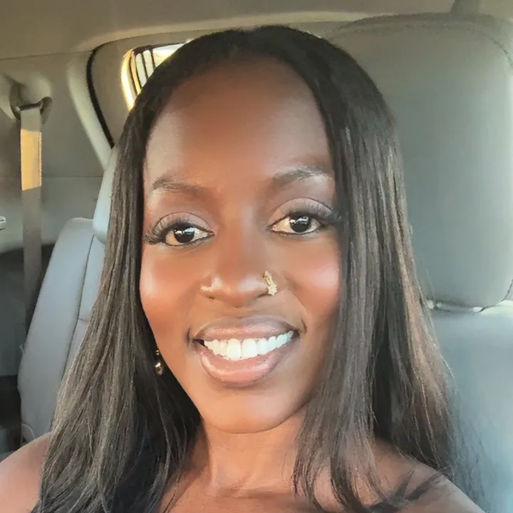 ucancallmevee