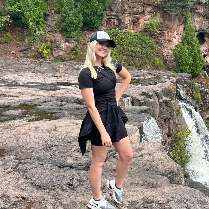 @amywiskow_