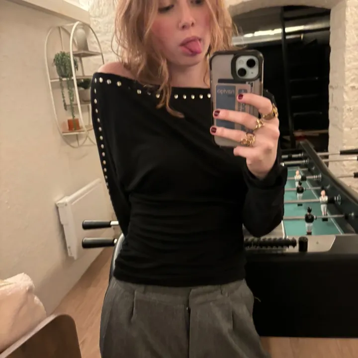 @leoniee8812