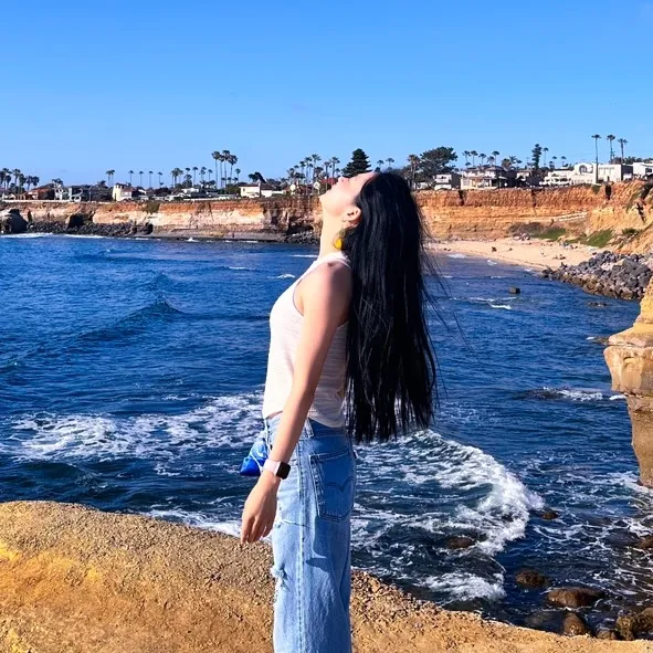 @zyymiriam