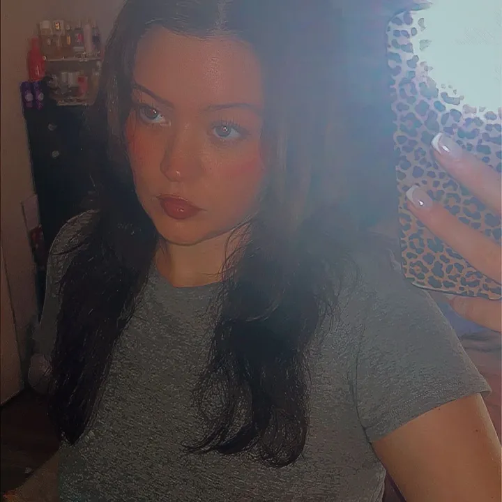 @haleyydmm