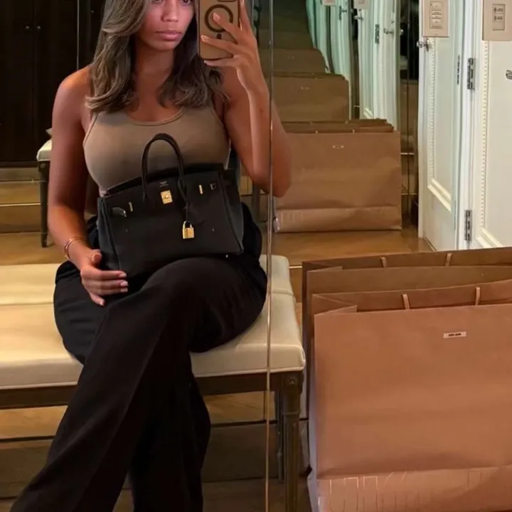 @veloratravell7