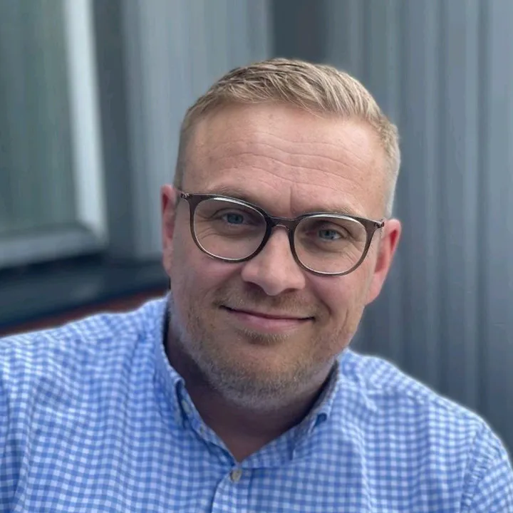 markus.peuser