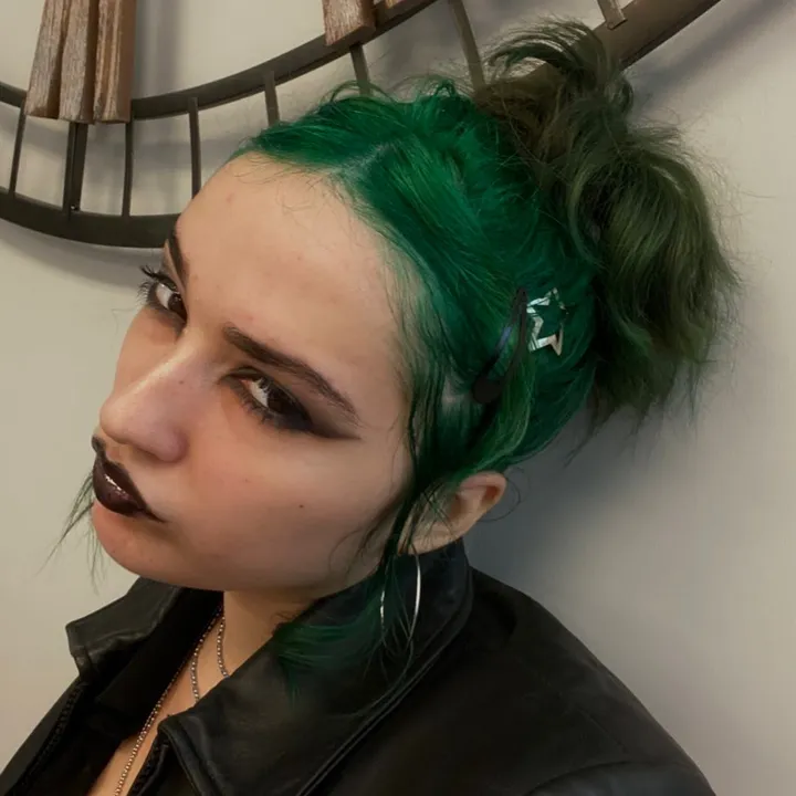 @lesbian_h8r