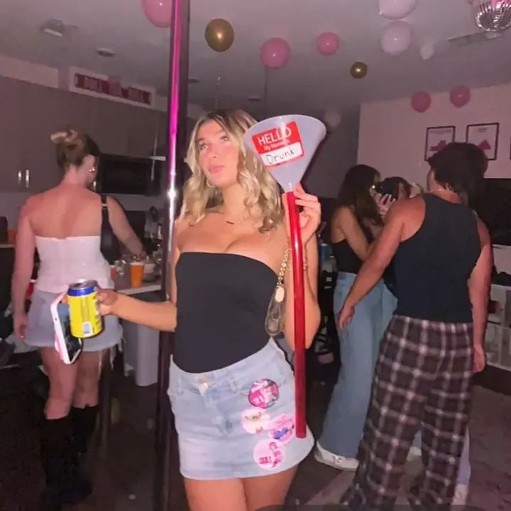 @amyybernhard