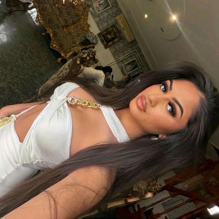 @dorinaarostas_