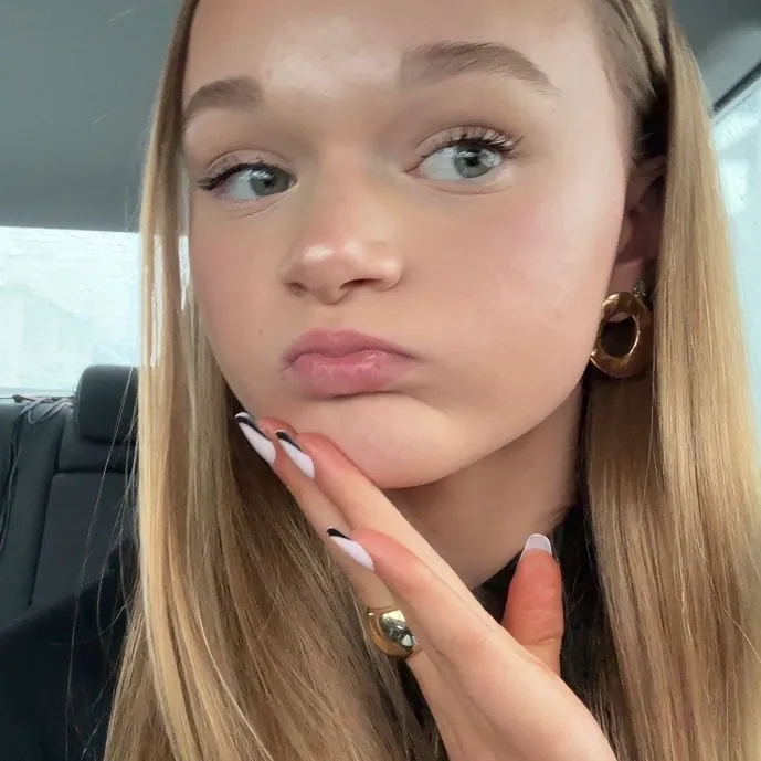@karen_anna