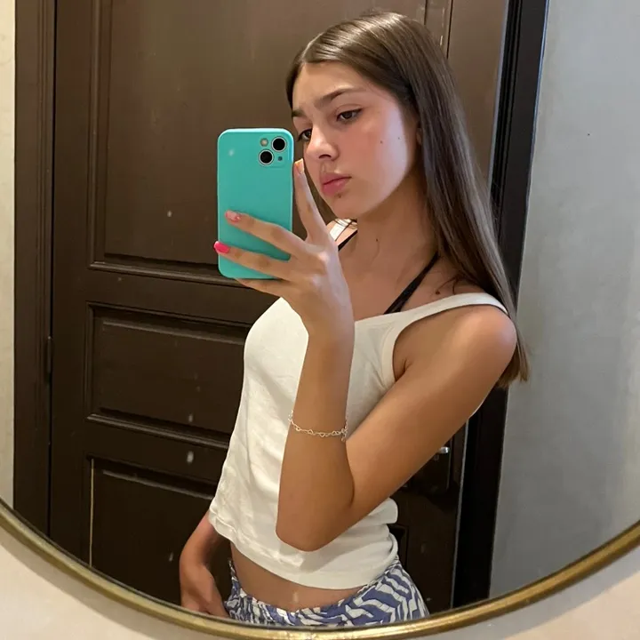 @_verillaa_