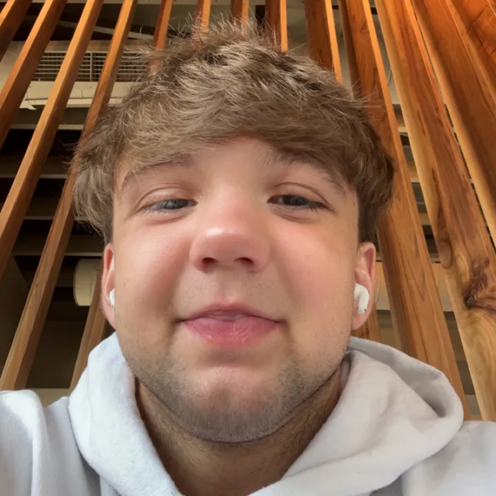 justarandomwhiteeguy