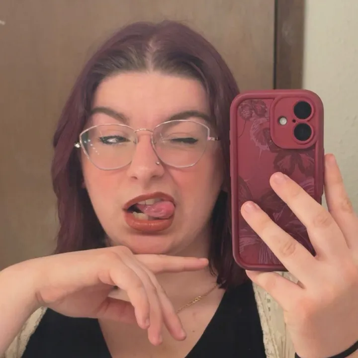 @memekirsten_