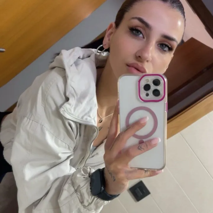 luciiaa_6928
