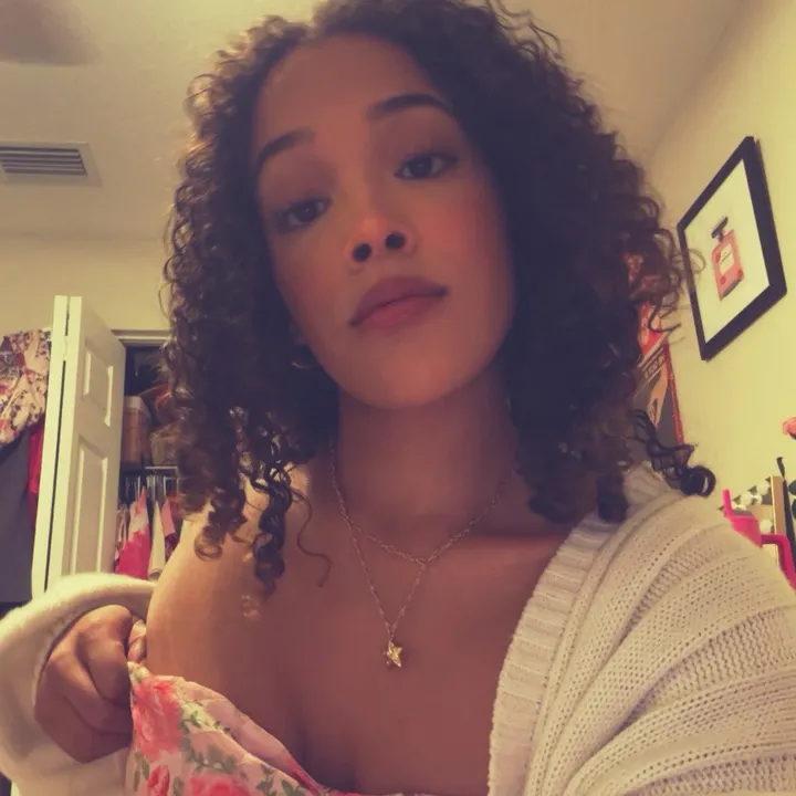 @_.haileybby