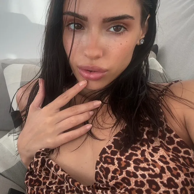 hallie277_