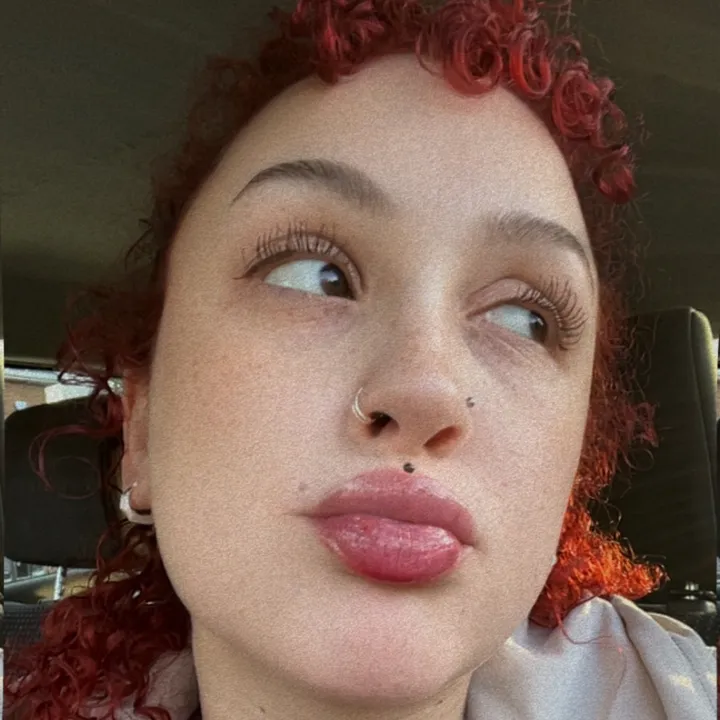 the.crimson.curls