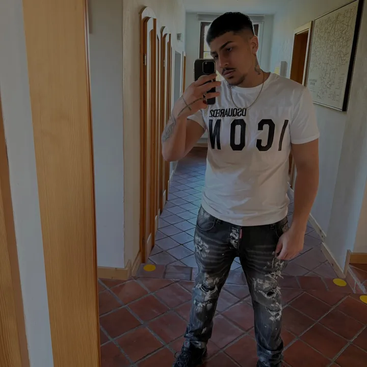 @horviii_