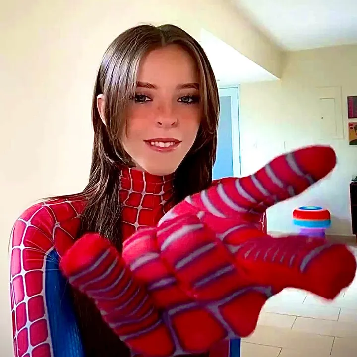 @heyyitspey1k