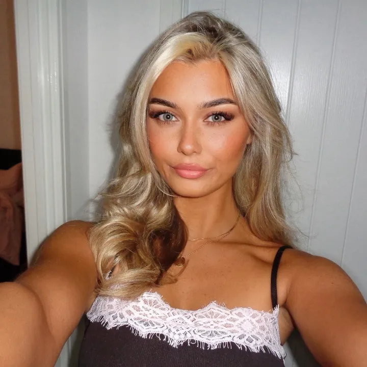 @amydanielss