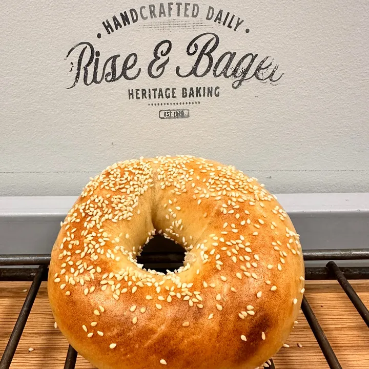 @risesndbagelforlife
